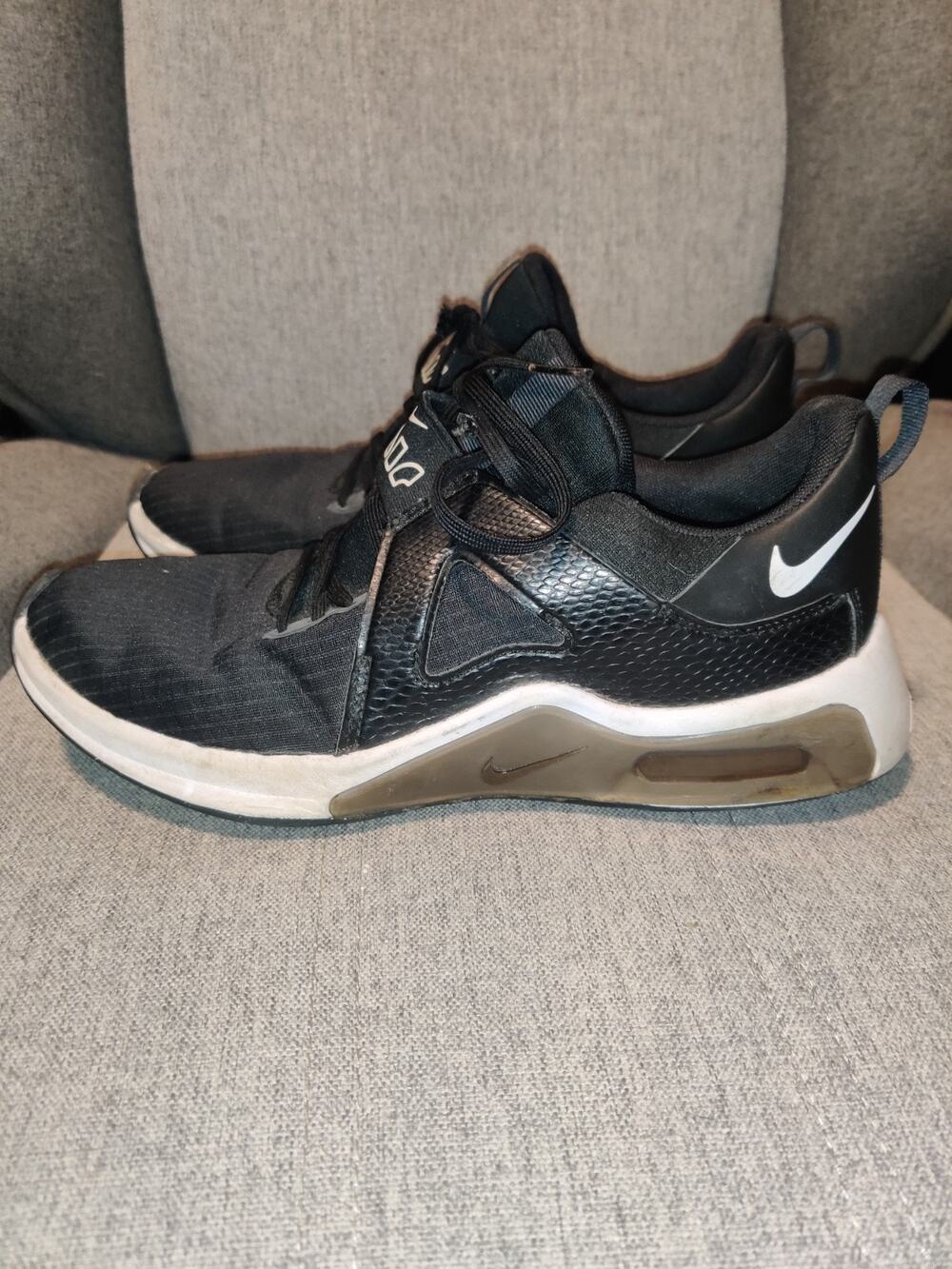 Nike Air Max Bella Women's Size 8 - Black
